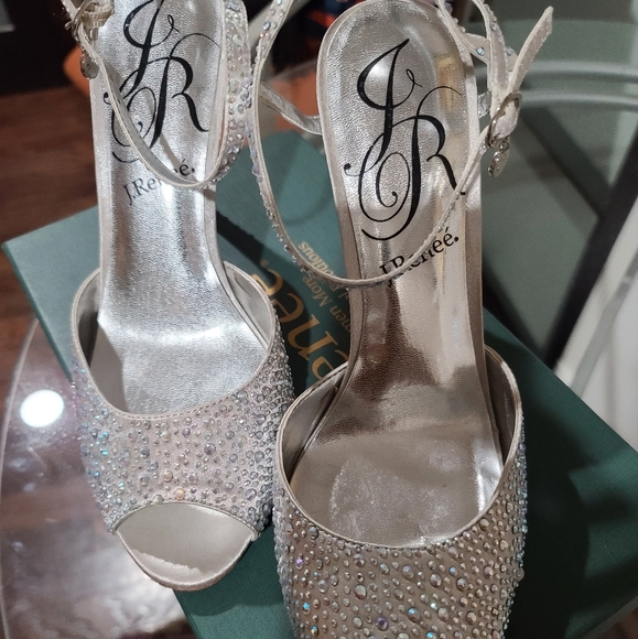 Beautiful Rhinestone Sandals - Picture 4 of 7